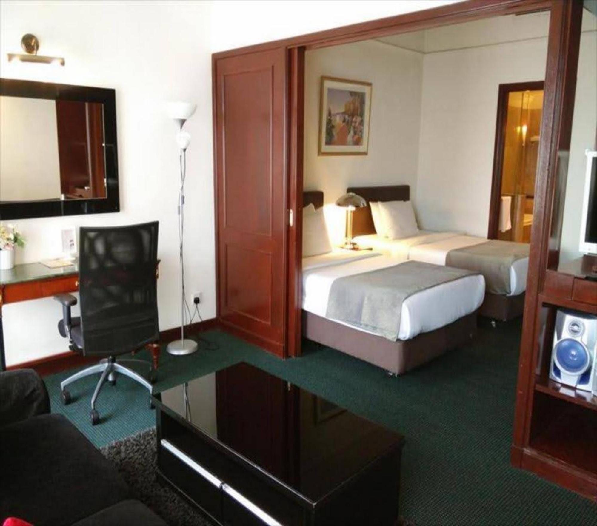 Service At Times Square Apartment